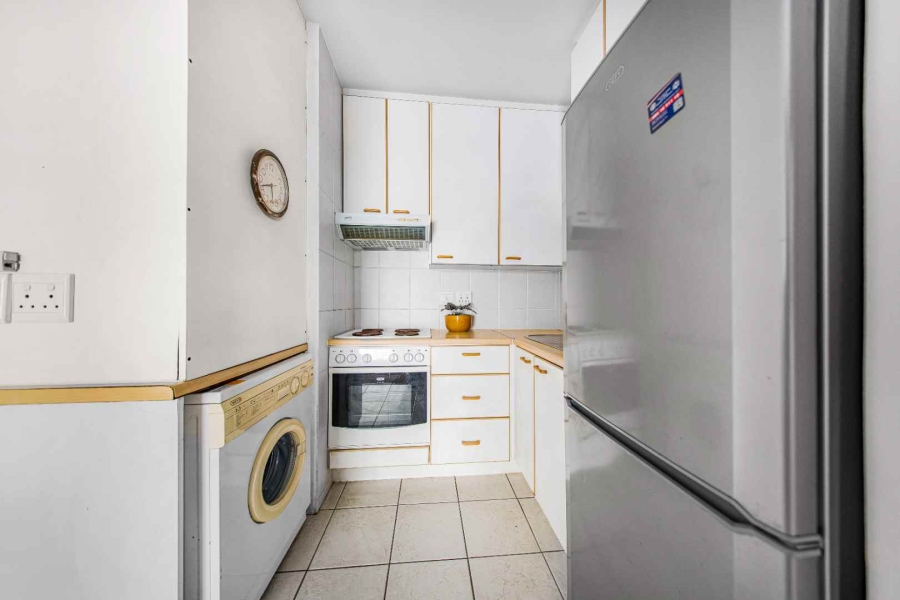 1 Bedroom Property for Sale in Three Anchor Bay Western Cape